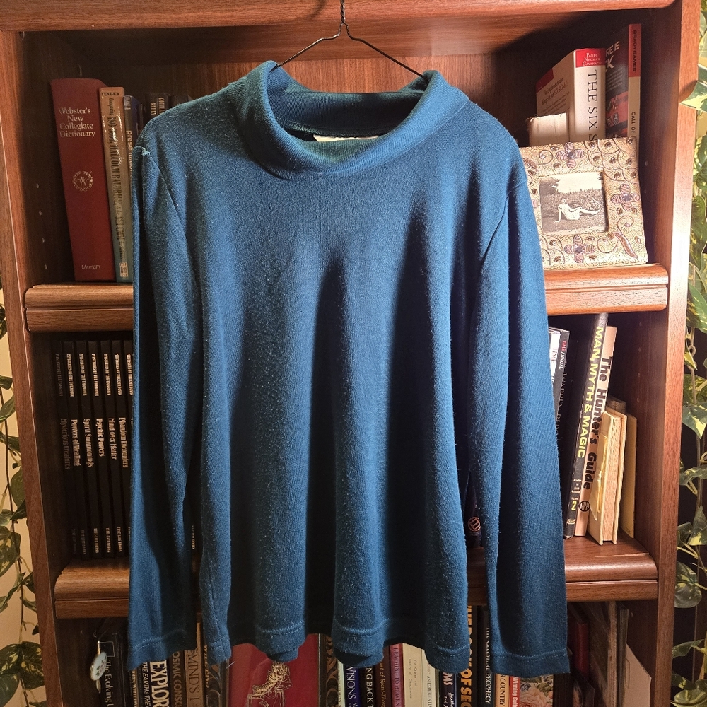 Blaire Botique Green, Long Sleeve Woman's Turtleneck Sweater, Size Medium